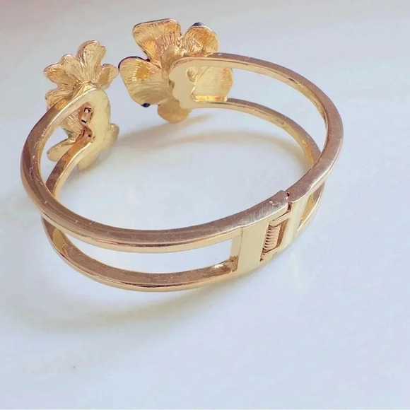 NWOT Talbots Enamel Floral Crystal Bangle - Picture 4 of 5